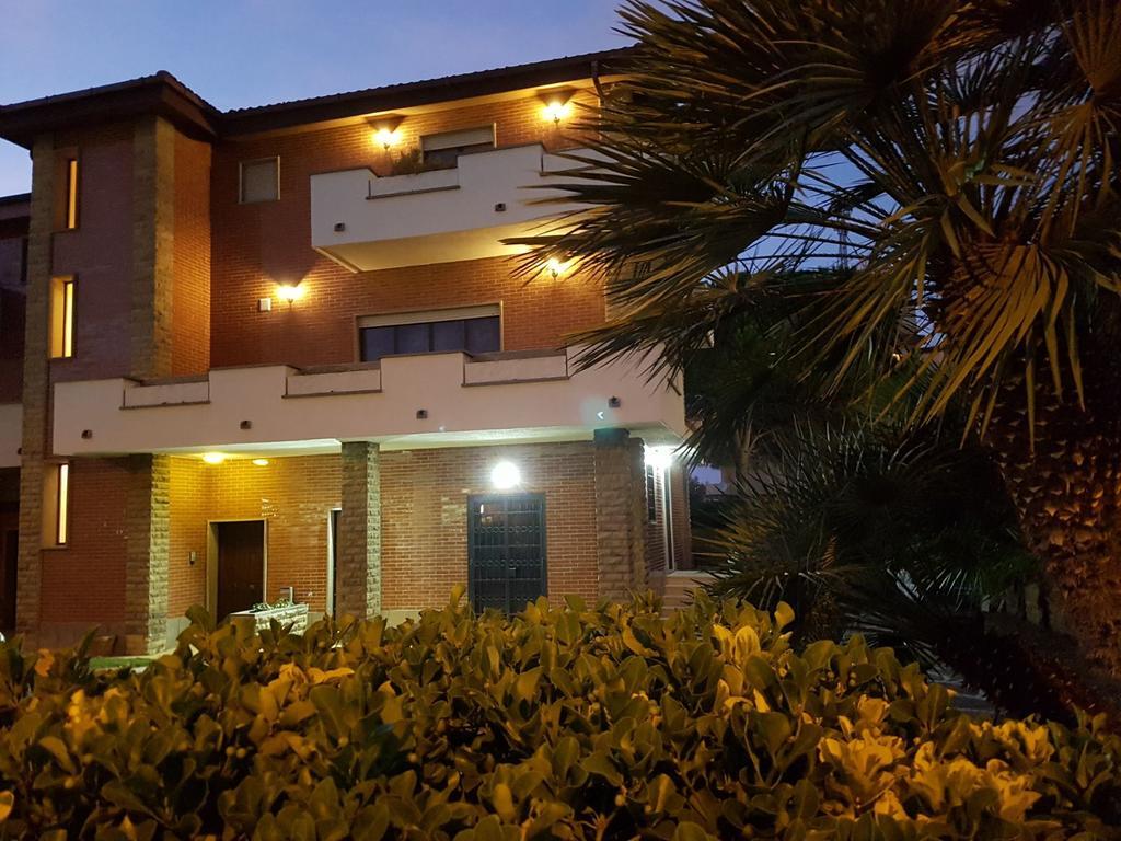 Myricae Rooms Affittacamere No Late Arrival ฟิวมิชีโน ภายนอก รูปภาพ
