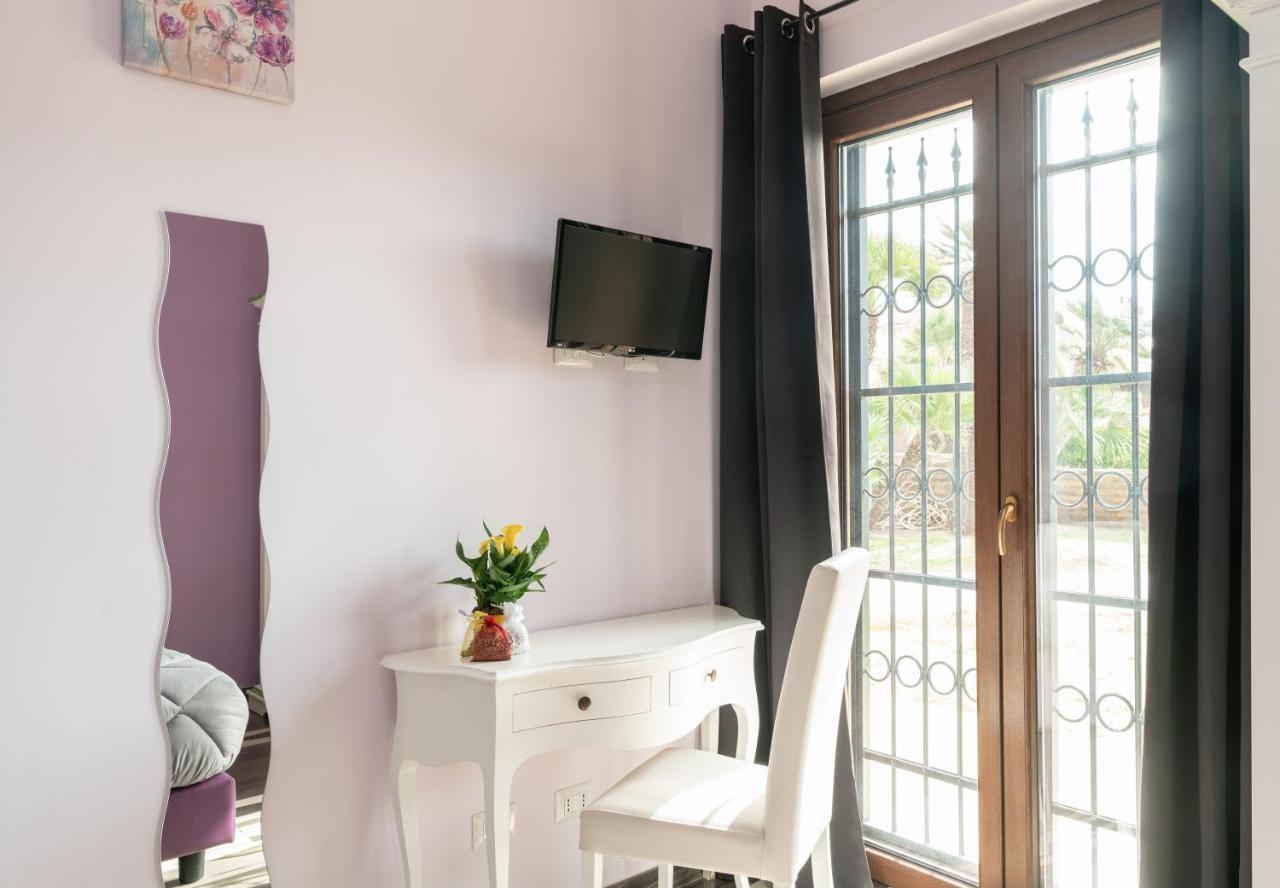 Myricae Rooms Affittacamere No Late Arrival ฟิวมิชีโน ภายนอก รูปภาพ