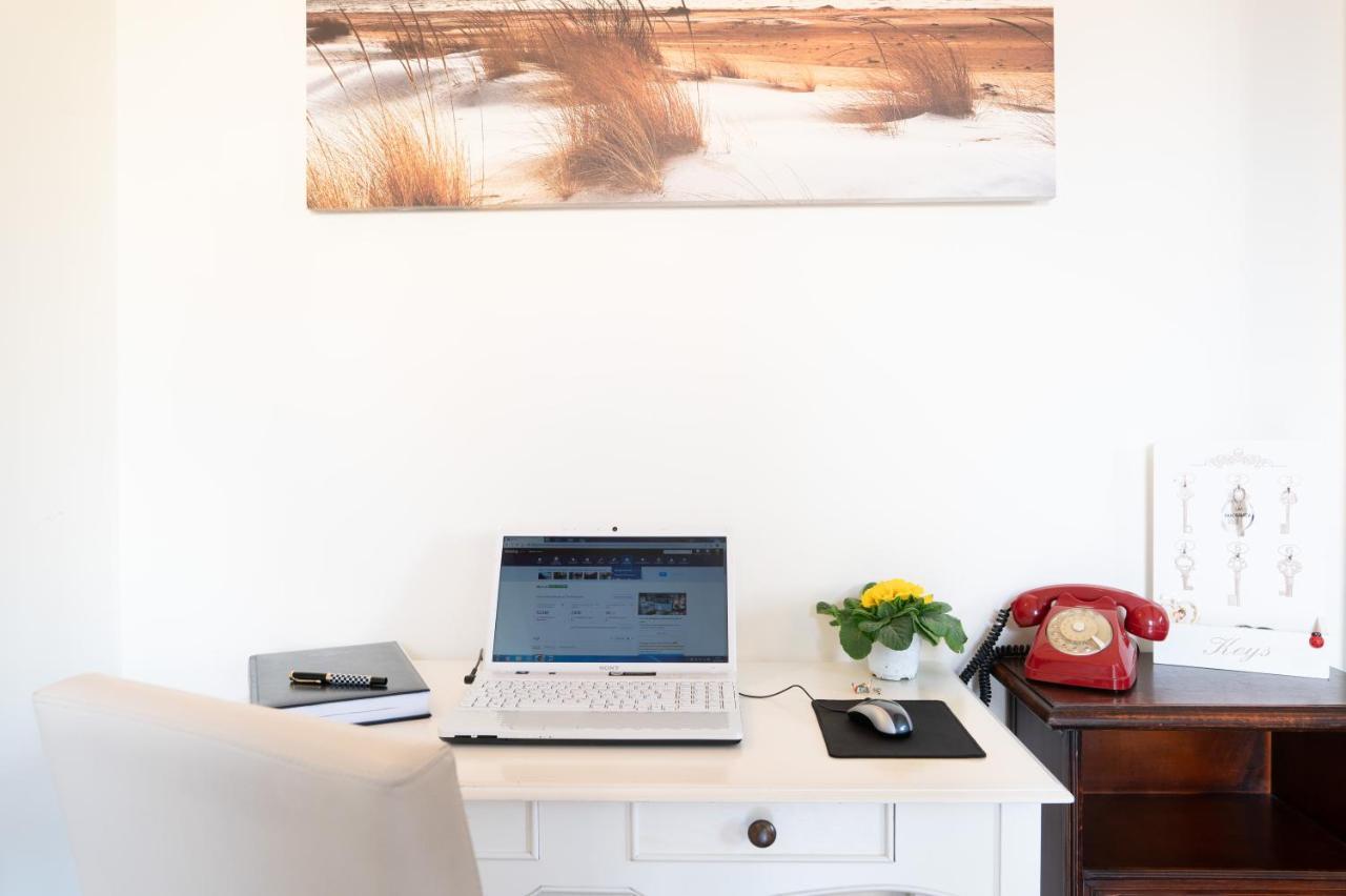 Myricae Rooms Affittacamere No Late Arrival ฟิวมิชีโน ภายนอก รูปภาพ